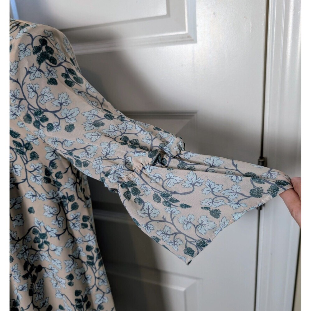 LC Lauren Conrad Size S Floral Blouse Pintuck Shark-Bite Cottage Peasant - Picture 6 of 8